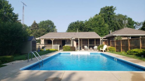 Luxurious Pool Cottage